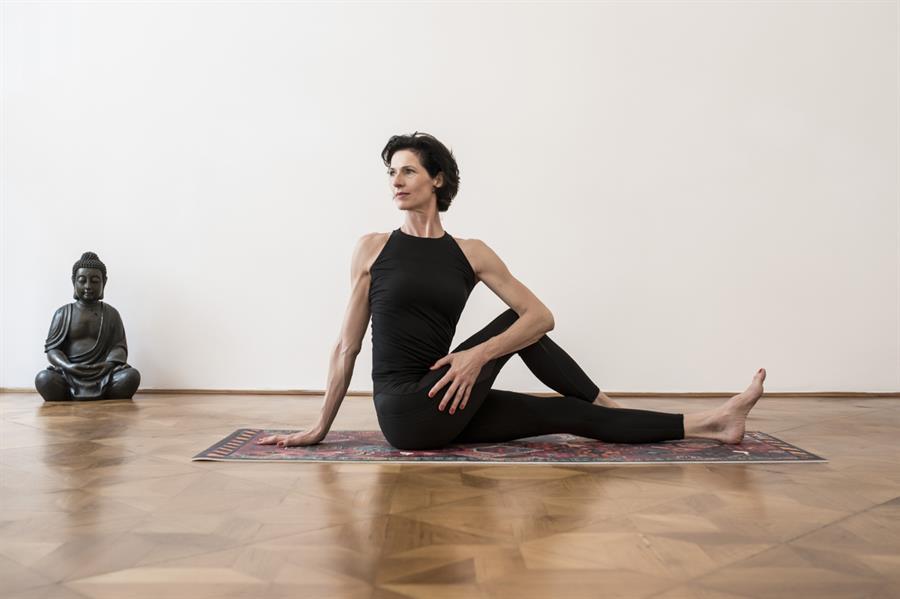 GUDRUN KOHLA  pilates-yoga-vienna (c) Miriam Raneburger (2)